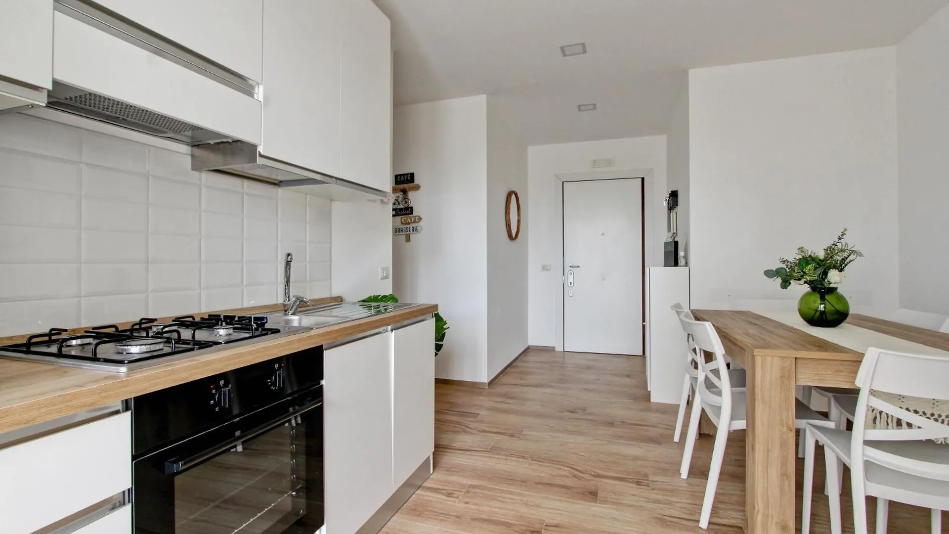 Eur Torrino Apartment, Vicino La Stazione Metro Tor Di Valle Rome