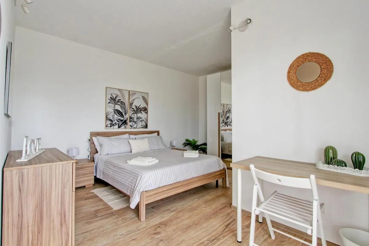Eur Torrino Apartment, Vicino La Stazione Metro Tor Di Valle Rome