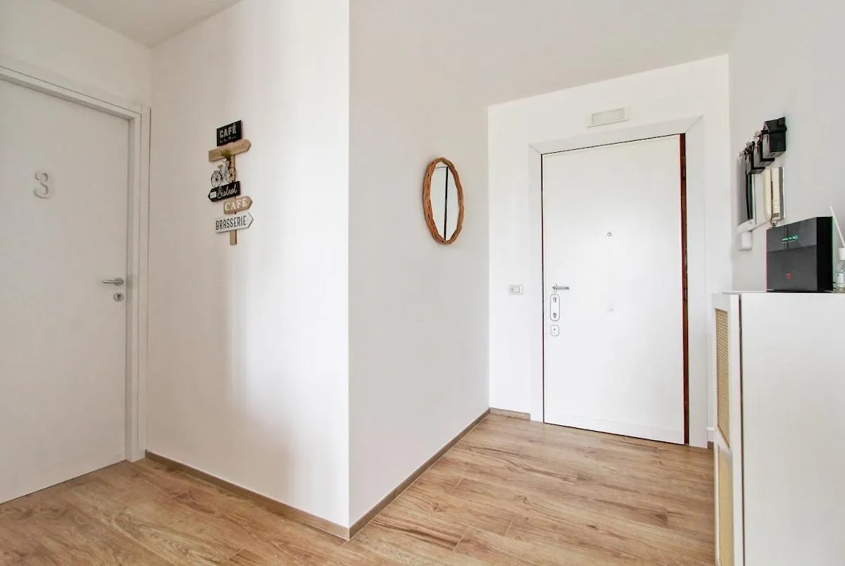Eur Torrino Apartment, Vicino La Stazione Metro Tor Di Valle Rome Apartment