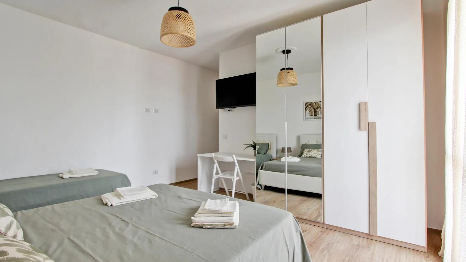 Eur Torrino Apartment, Vicino La Stazione Metro Tor Di Valle Rome 0*,