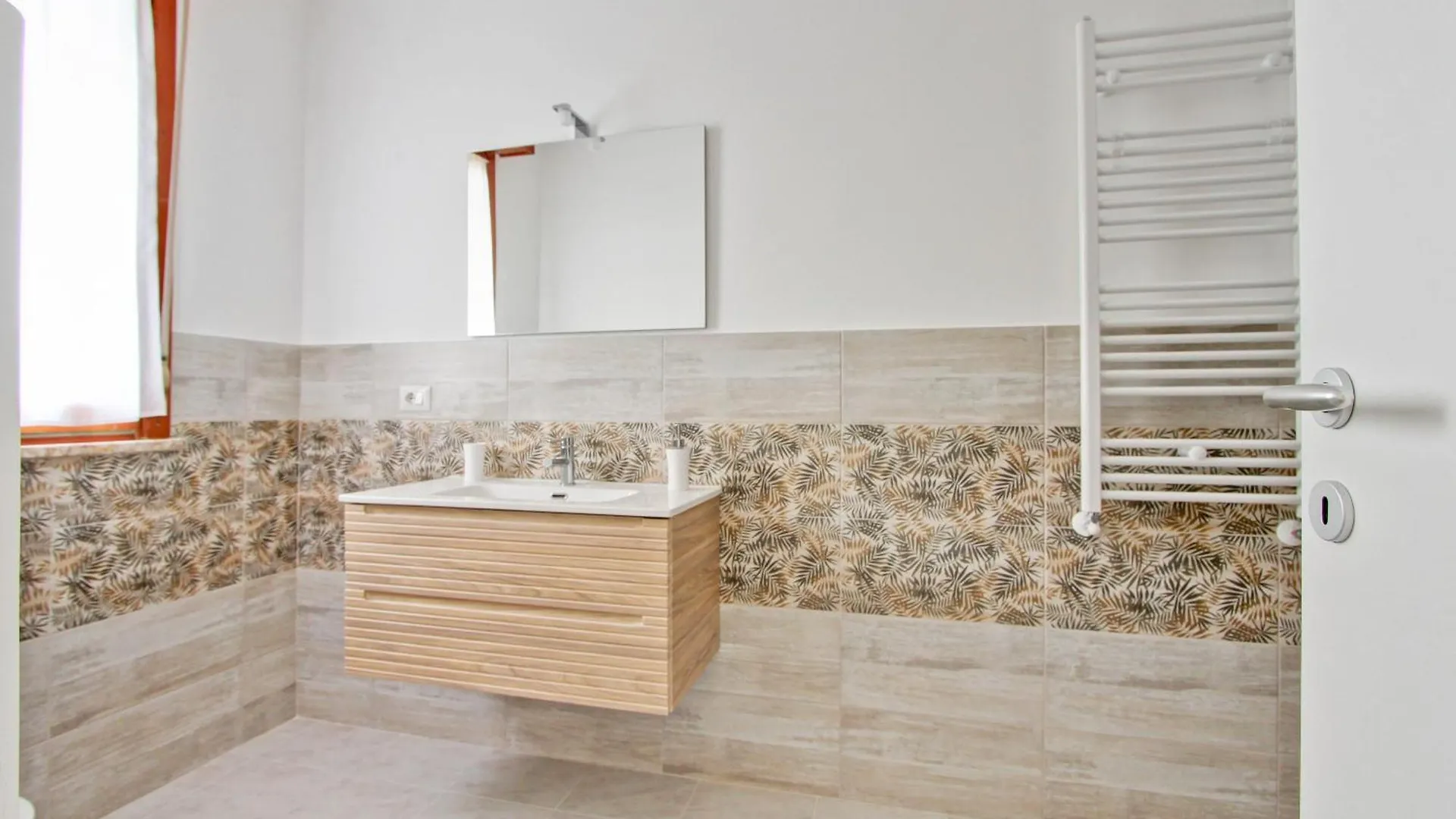 Apartment Eur Torrino Apartment, Vicino La Stazione Metro Tor Di Valle Rome