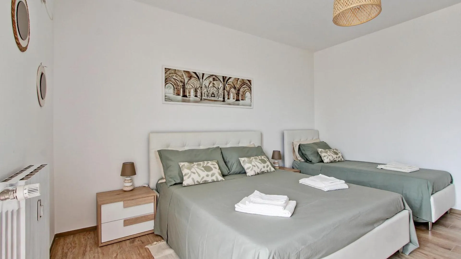 Eur Torrino Apartment, Vicino La Stazione Metro Tor Di Valle Rome Apartment
