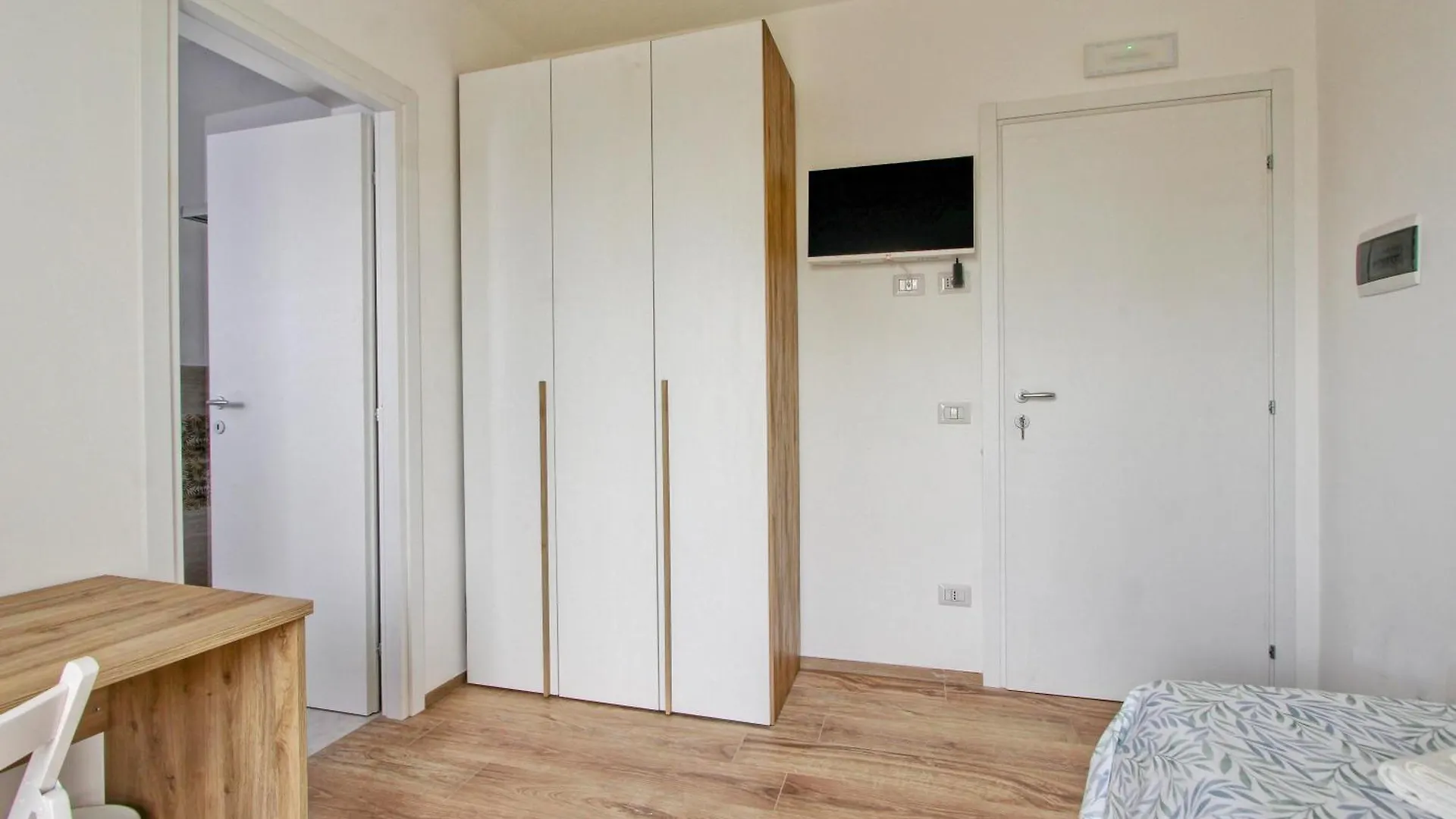Eur Torrino Apartment, Vicino La Stazione Metro Tor Di Valle Rome Italy