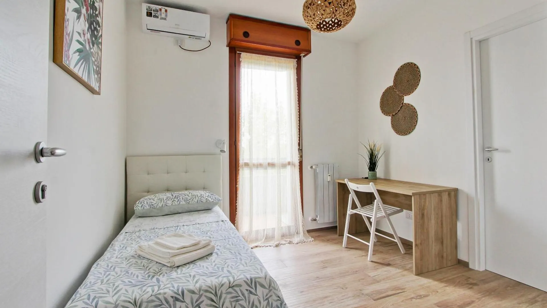 Apartment Eur Torrino Apartment, Vicino La Stazione Metro Tor Di Valle Rome